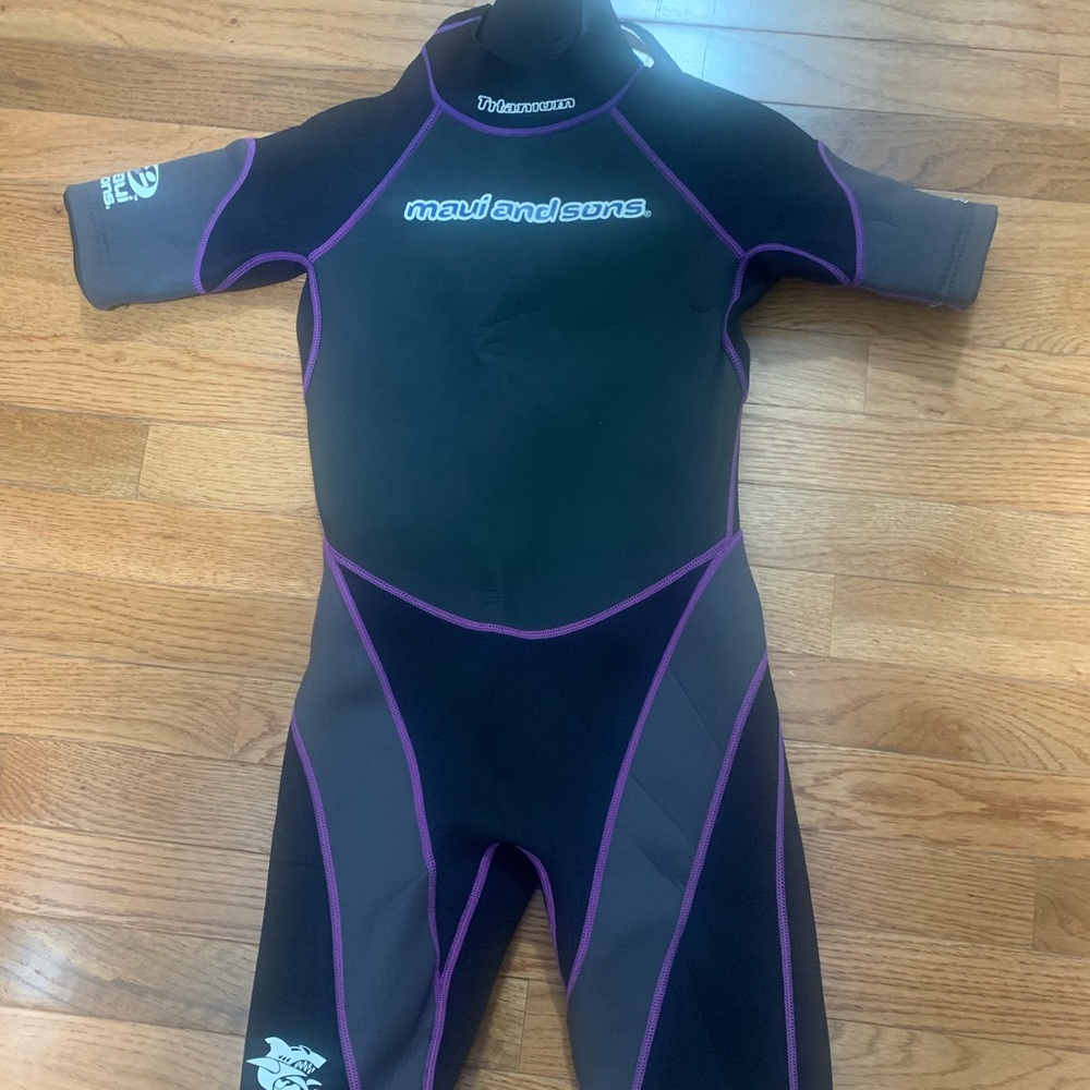 Maui and sons wetsuit - titanium, kids size 12